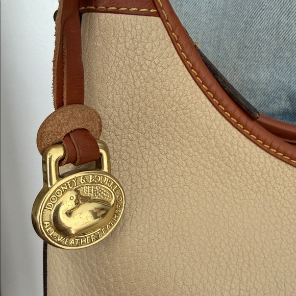 Dooney & Bourke EUC Tan/Brn pebble Leather Shoulder Bag Lrg inside zipper pocket - Picture 4 of 13